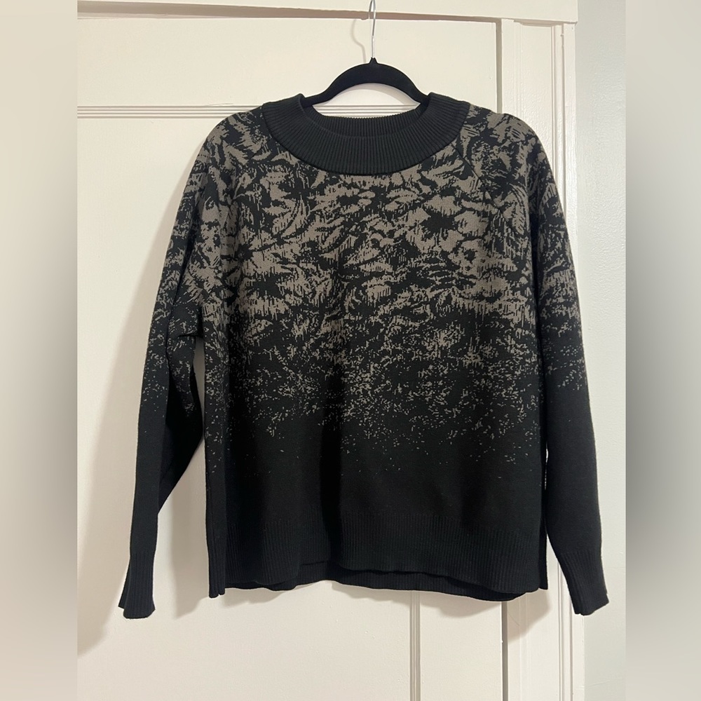 Athleta Black and Gray Crew Neck Sweater